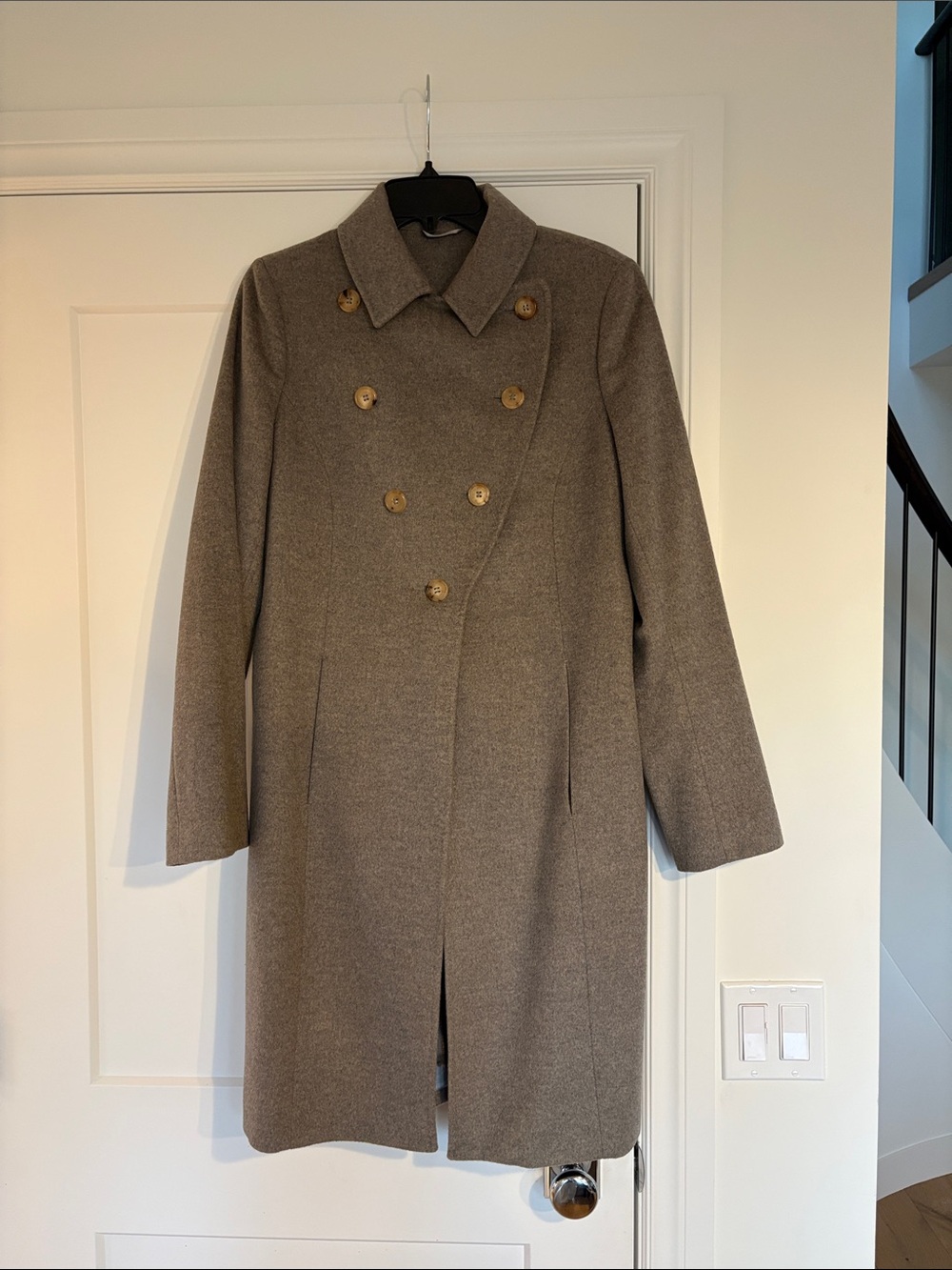 Women’s Black Goat 100% Cashmere Double-Breasted Coat in Taupe/Grey
